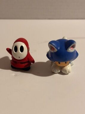 Nintendo Red Shy Guy and Cat Toad figures